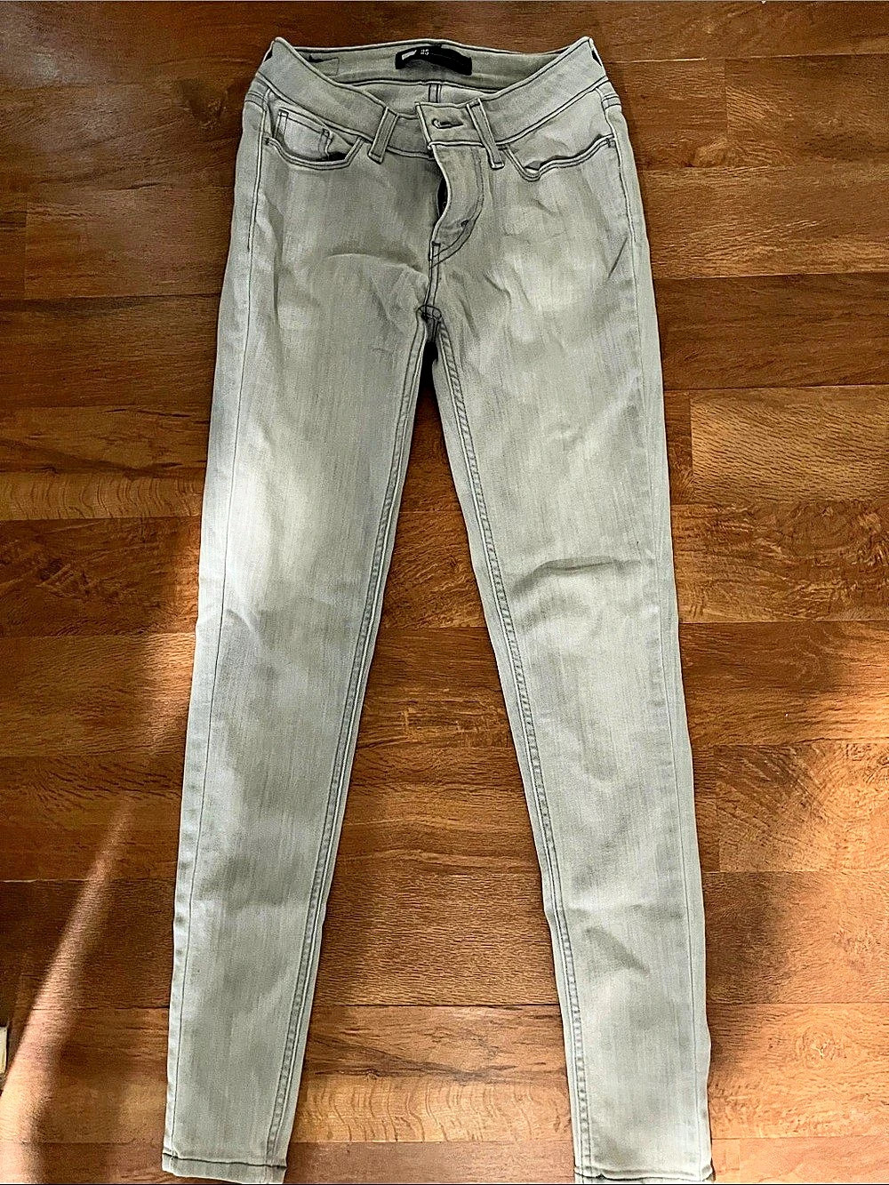 Levi’s Gray Skinny Jeans Waist 25